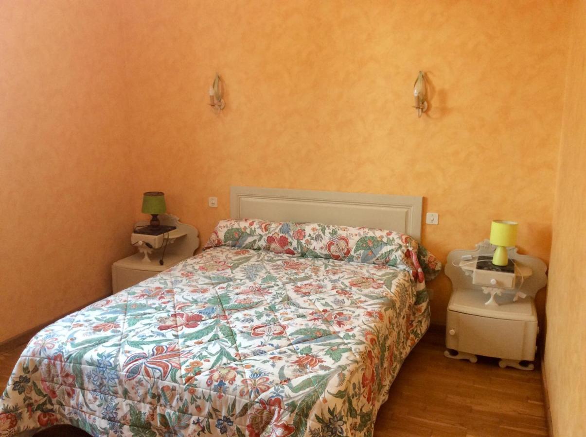 Maison Avec Veranda Proche Du Centre Ville Rignac  Bagian luar foto