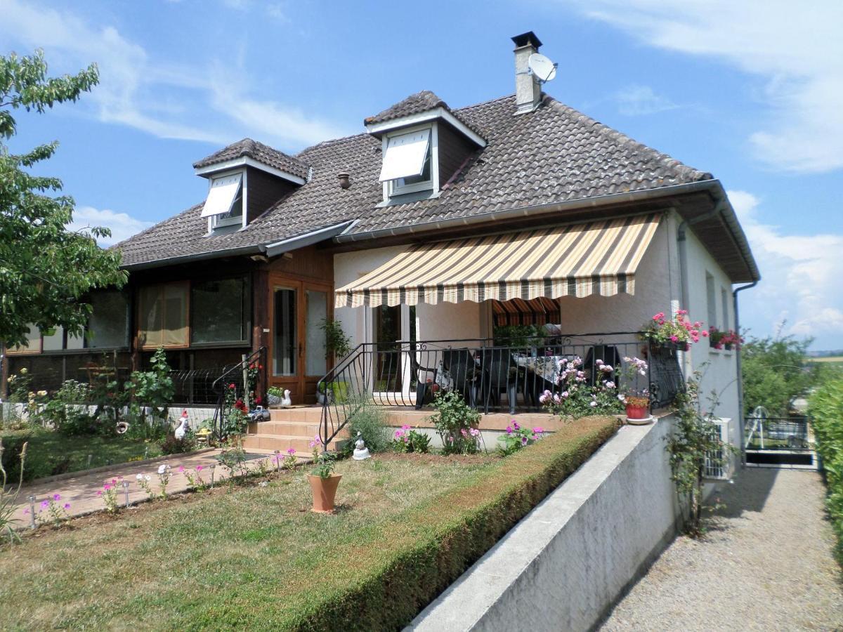 Maison Avec Veranda Proche Du Centre Ville Rignac  Bagian luar foto
