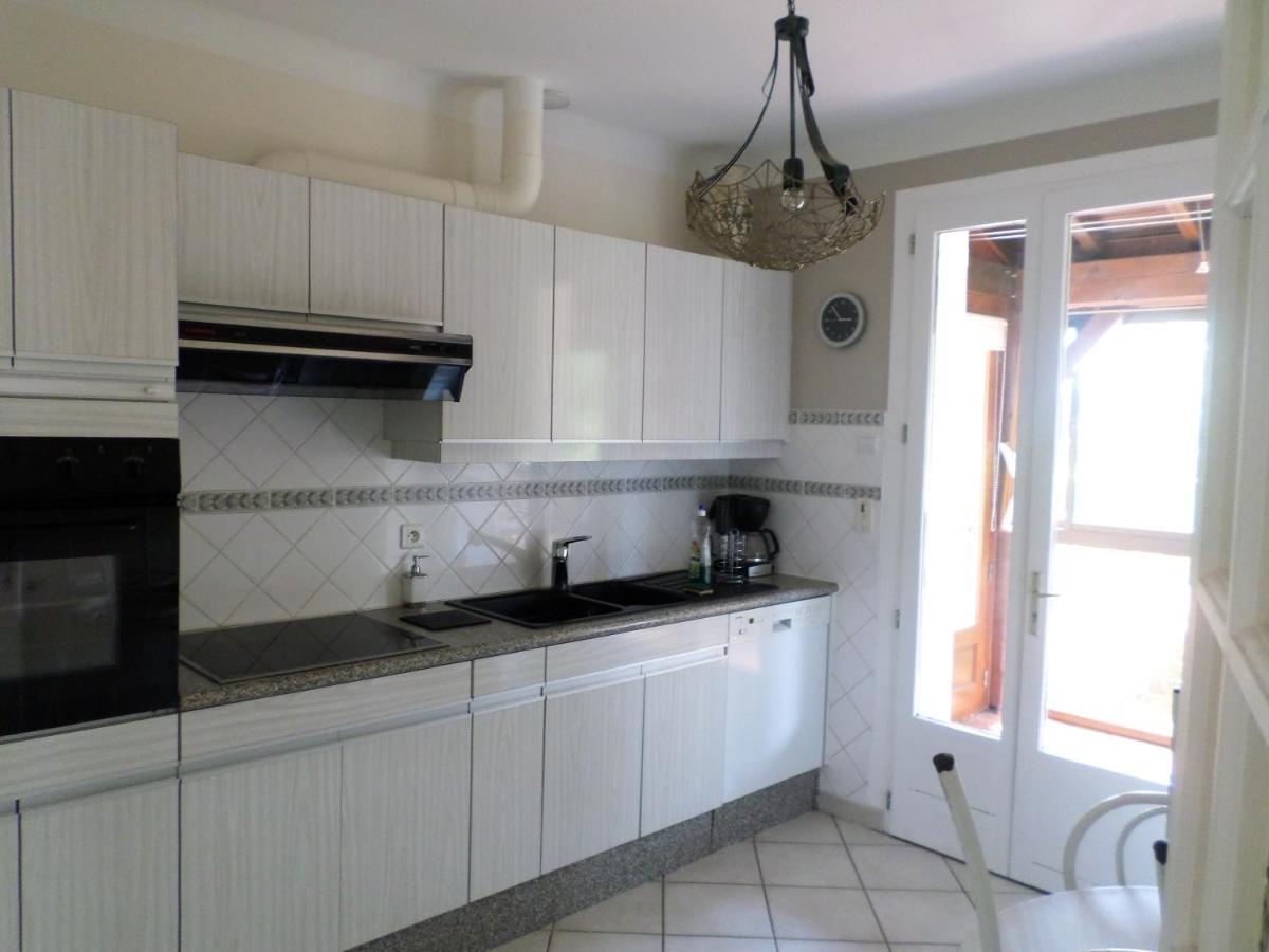 Maison Avec Veranda Proche Du Centre Ville Rignac  Bagian luar foto