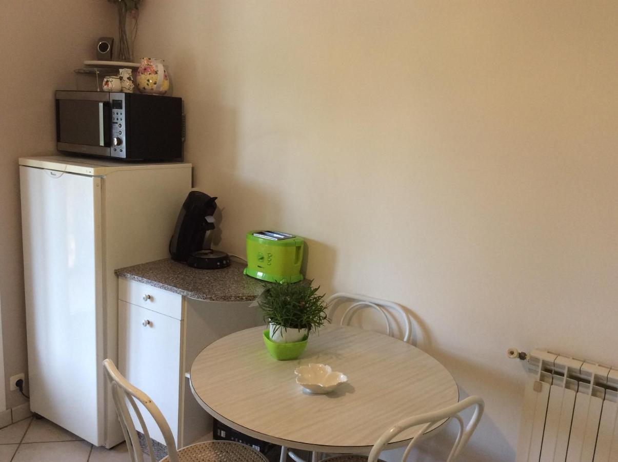 Maison Avec Veranda Proche Du Centre Ville Rignac  Bagian luar foto