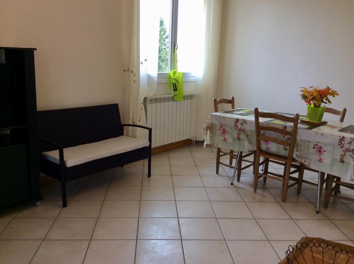 Maison Avec Veranda Proche Du Centre Ville Rignac  Bagian luar foto