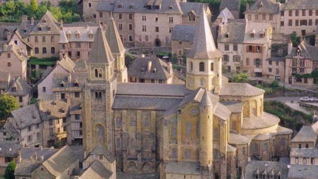 Maison Avec Veranda Proche Du Centre Ville Rignac  Bagian luar foto